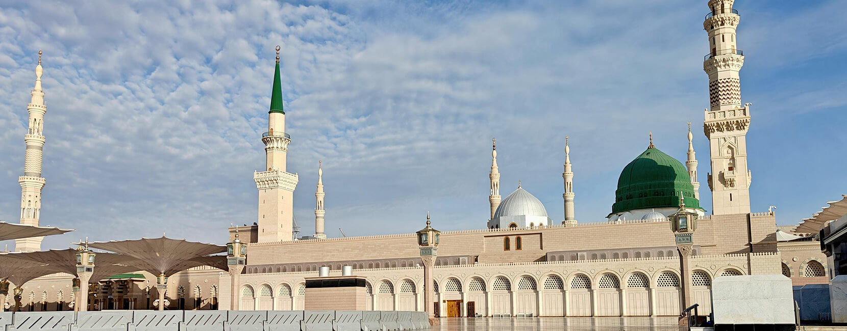 Masjid al-Nabawi at sunrise